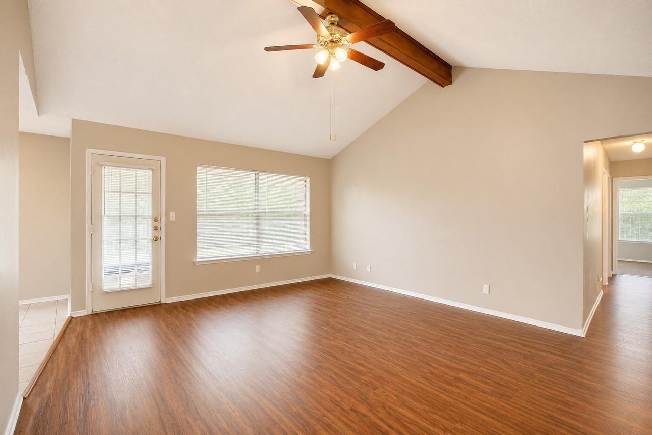 7724 Pebblebrook Dr - Photo 7 of 31