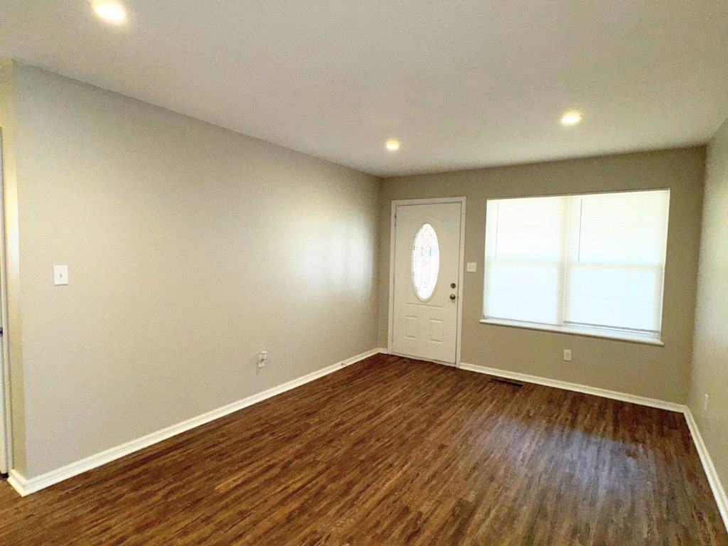1500 Nw 89th St - Photo 2 of 15