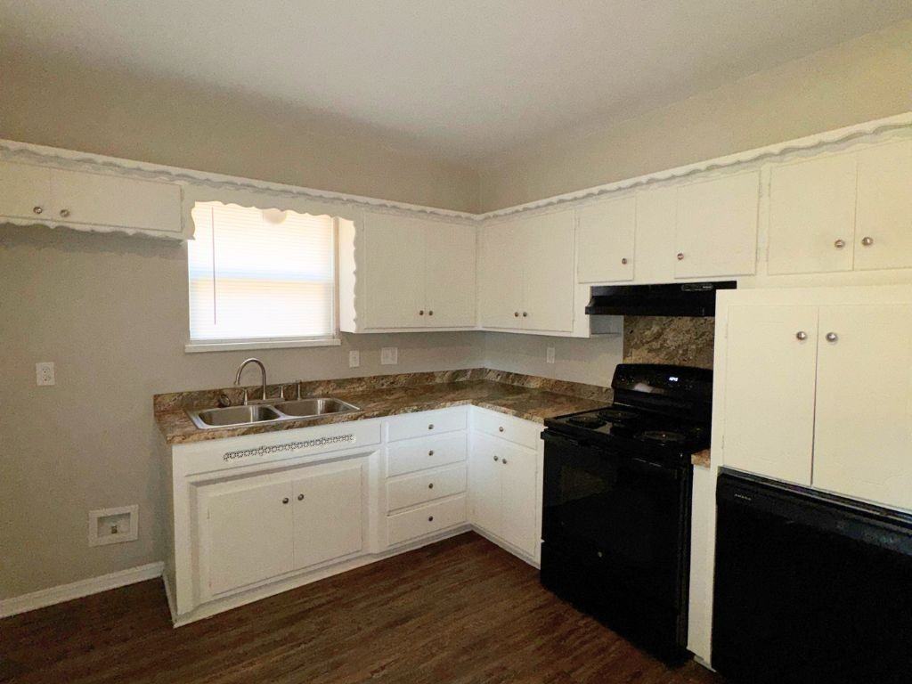 1500 Nw 89th St - Photo 4 of 15