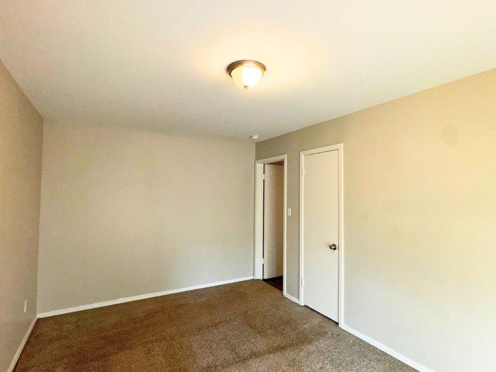 1500 Nw 89th St - Photo 6 of 15
