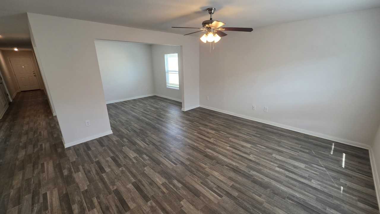 15716 Del Norte Dr - Photo 5 of 19