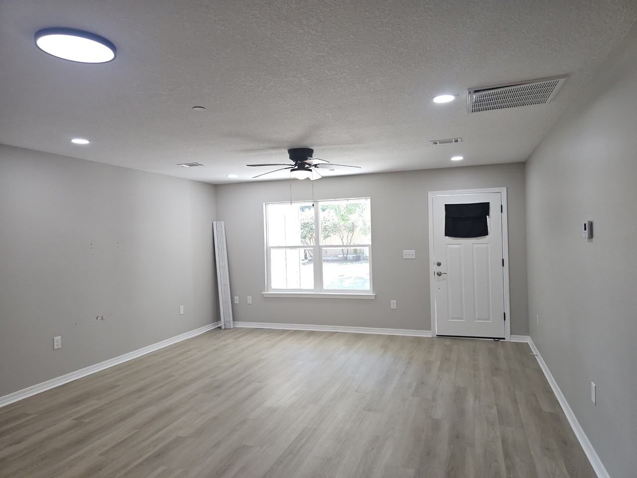 50 Fulton Ave B - Photo 7 of 26