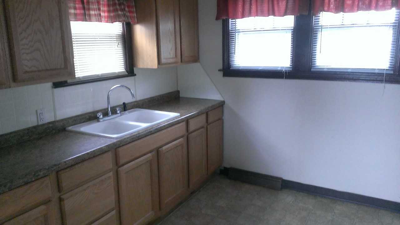 504 Starr Ave - Photo 6 of 13