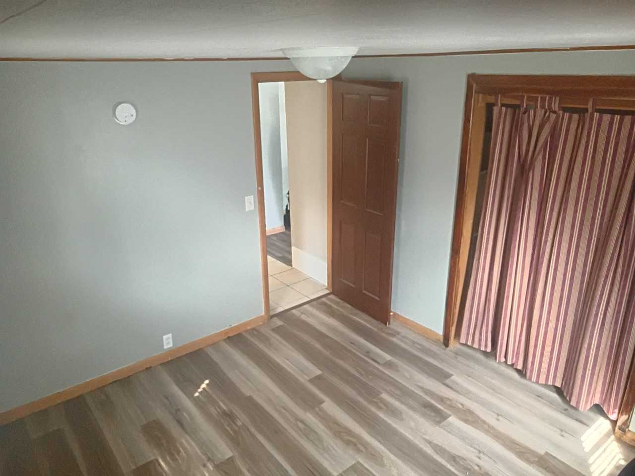 1407 Vine St - Photo 5 of 11