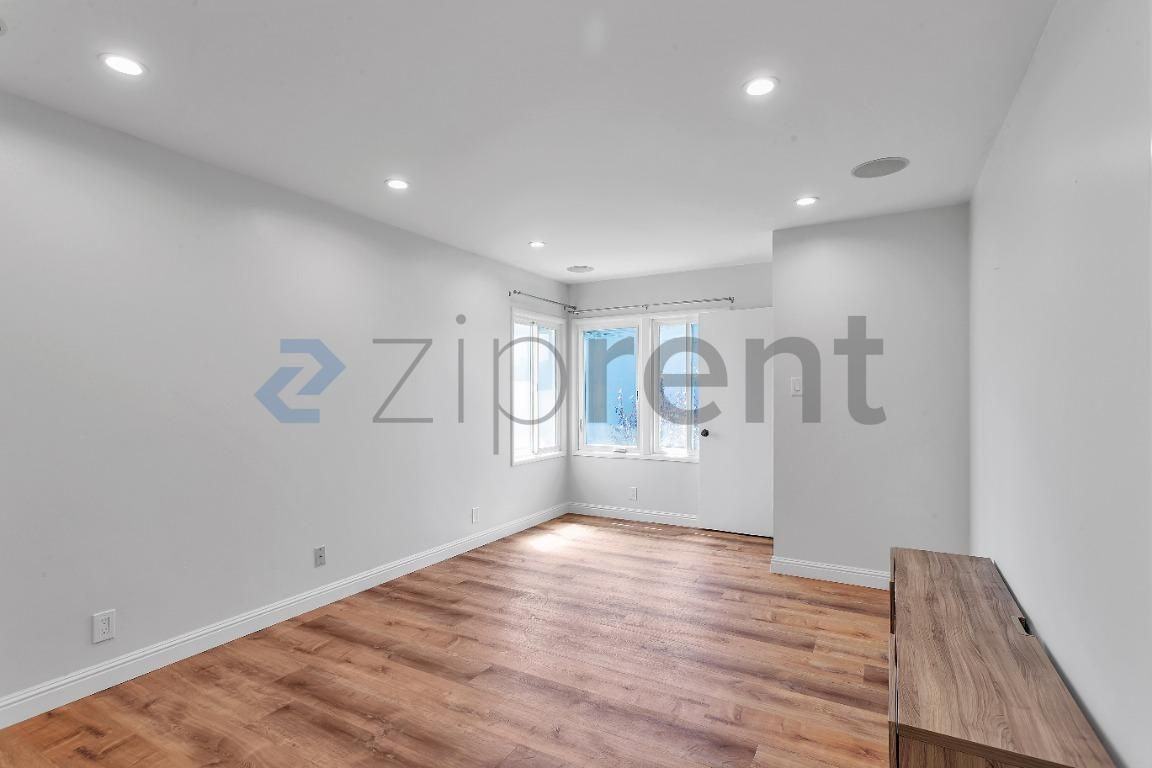 175 Westlawn Ave - Photo 4 of 15