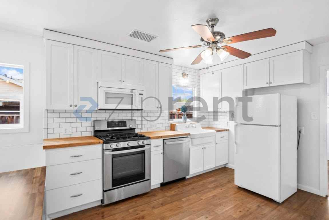 1465 Jackson St - Photo 3 of 21