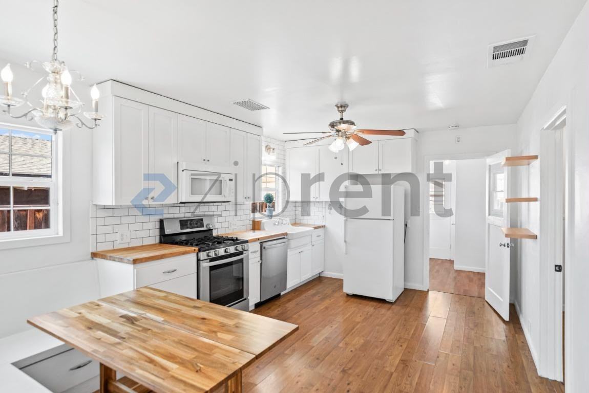 1465 Jackson St - Photo 5 of 21