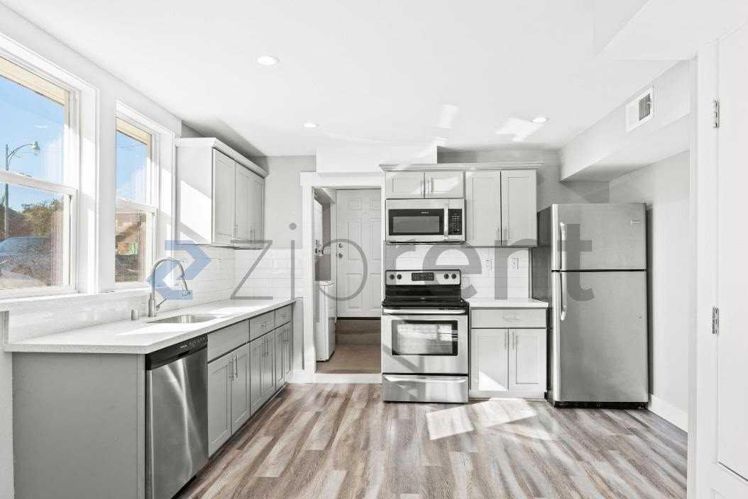 1701 Broadway - Photo 3 of 13