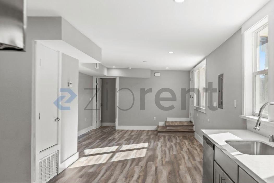 1701 Broadway - Photo 7 of 13