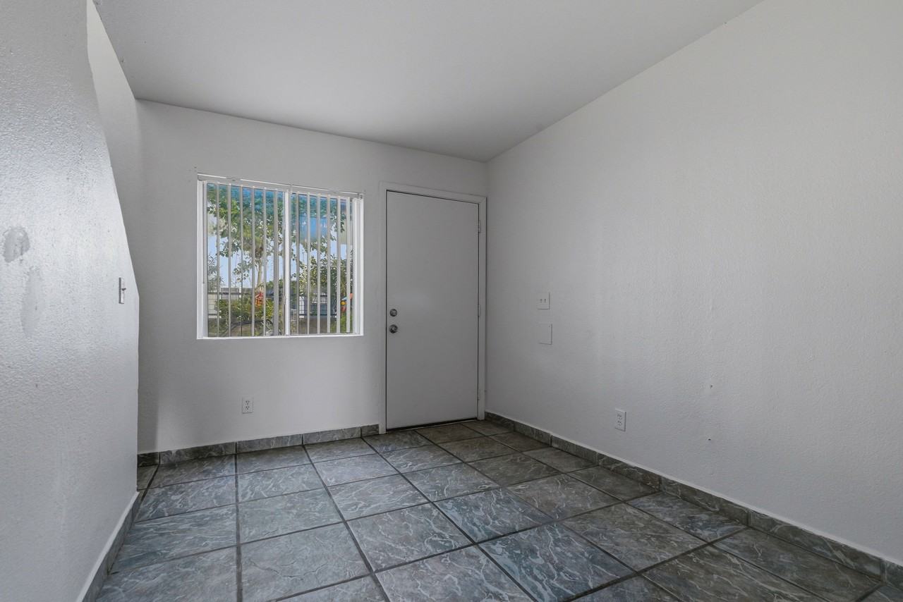 12741 W Tasha Dr - Photo 4 of 18