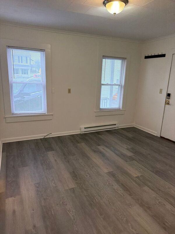 96 Mechanic St #96B - Photo 5 of 10