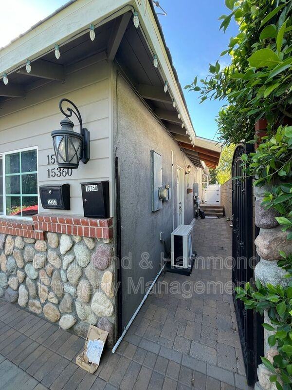 15360 Leadwell St - Photo 2 of 16