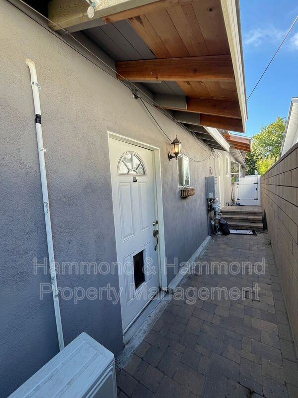 15360 Leadwell St - Photo 3 of 16
