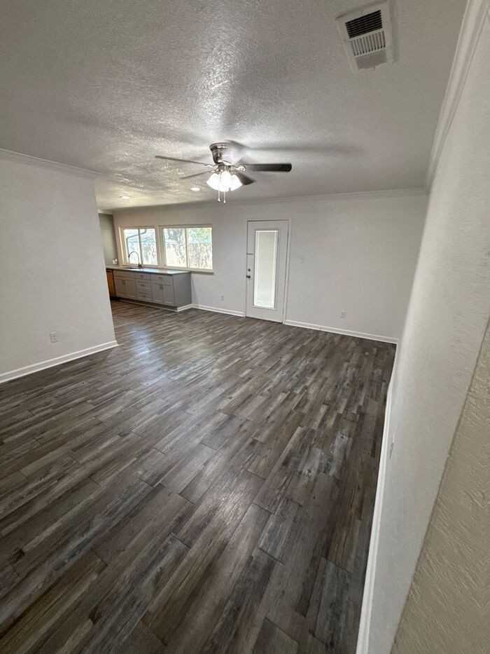 1735 Cedar Keys Dr - Photo 3 of 18