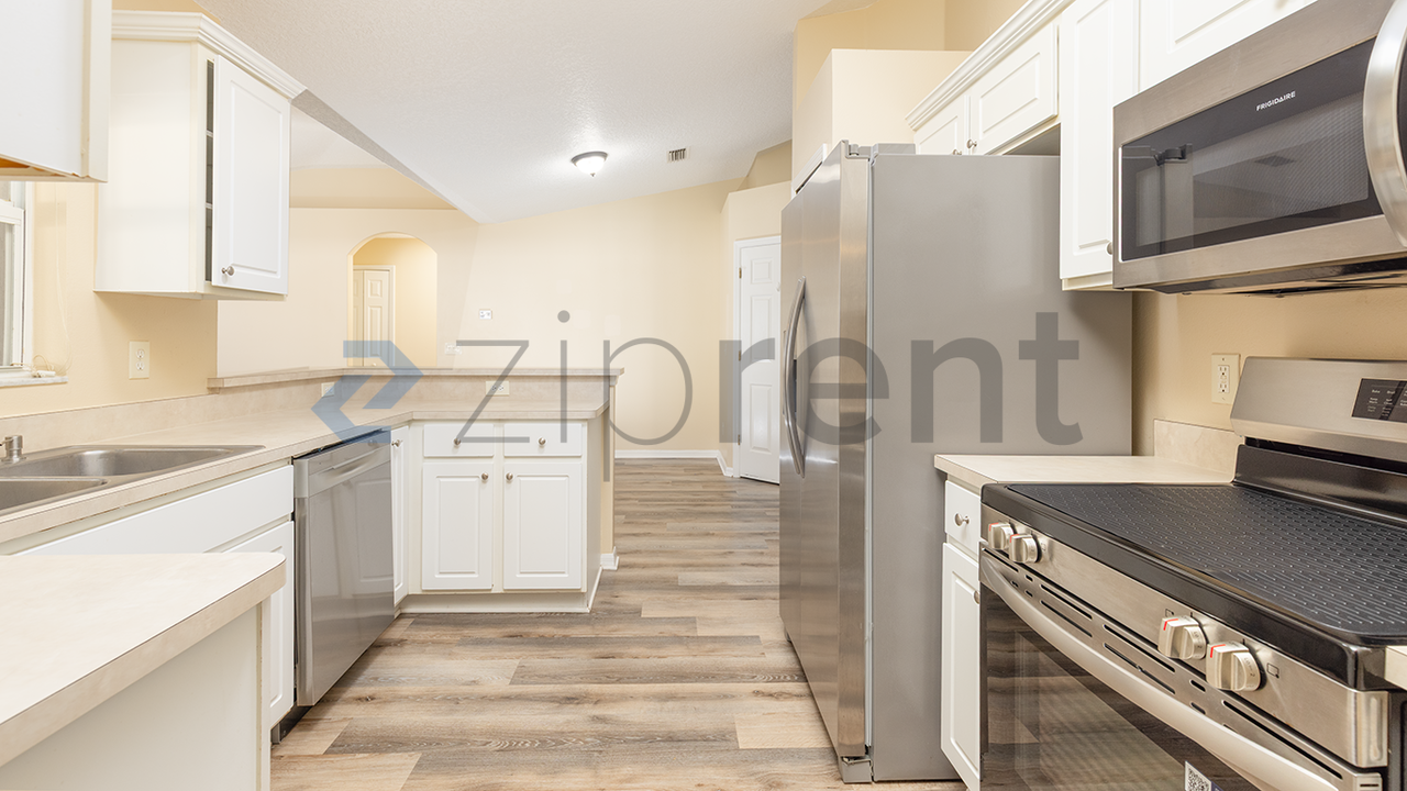 2301 Dumas Dr - Photo 6 of 19