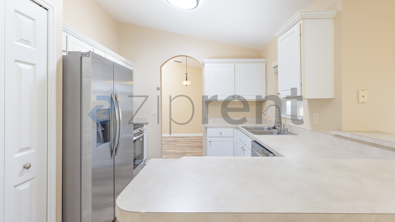 2301 Dumas Dr - Photo 7 of 19