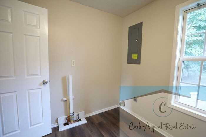 529 Ellis Ave - Photo 7 of 11