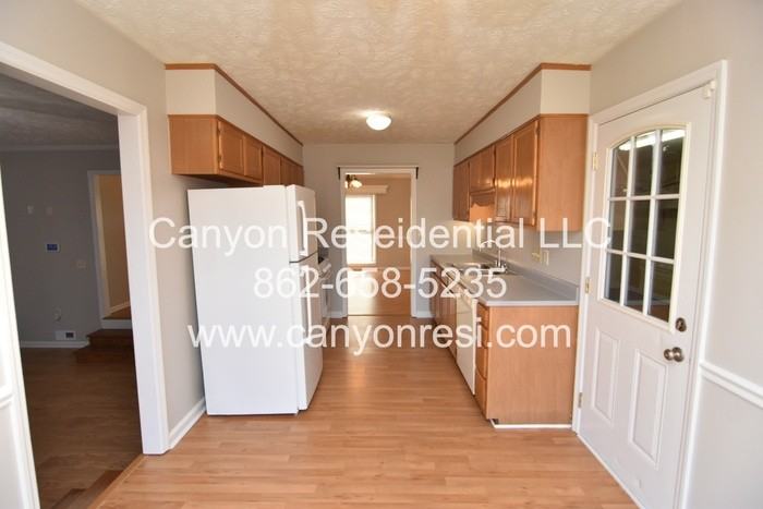 860 Santiato Dr - Photo 5 of 13