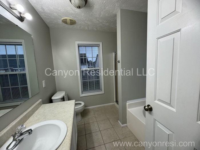 1481 Aultroy Dr - Photo 2 of 10