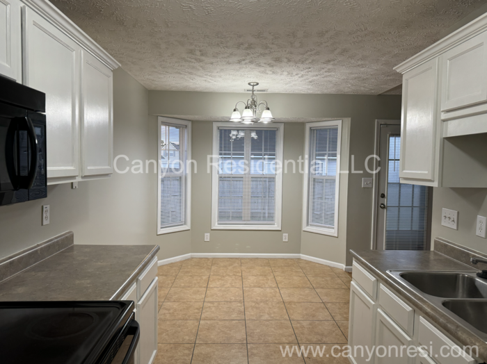 1481 Aultroy Dr - Photo 3 of 10