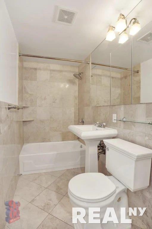 W 50th St #4R - Photo 3 of 8