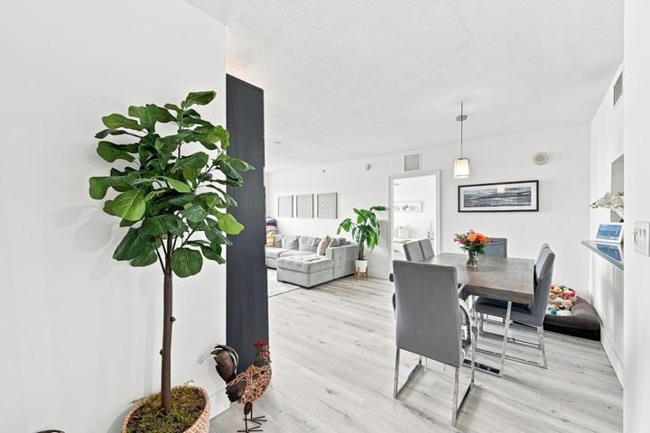 610 West Las Olas Boulevard - Photo 3 of 8