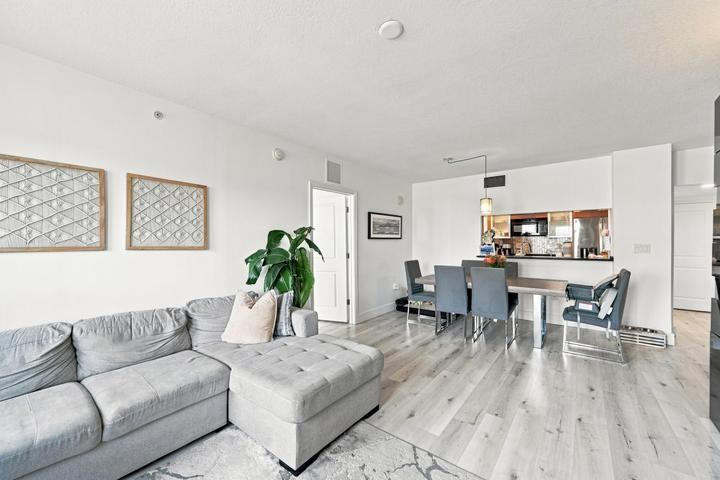 610 West Las Olas Boulevard - Photo 4 of 8