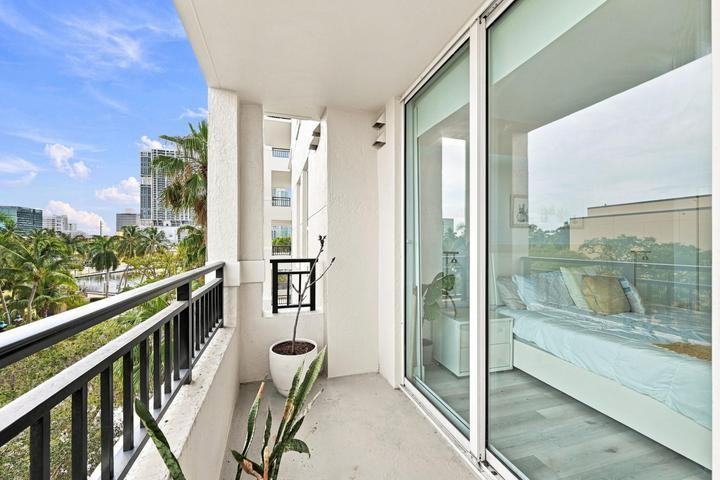 610 West Las Olas Boulevard - Photo 6 of 8