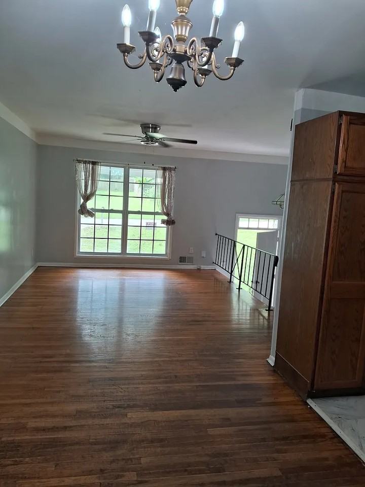 3292 Shady Oak Dr - Photo 4 of 50