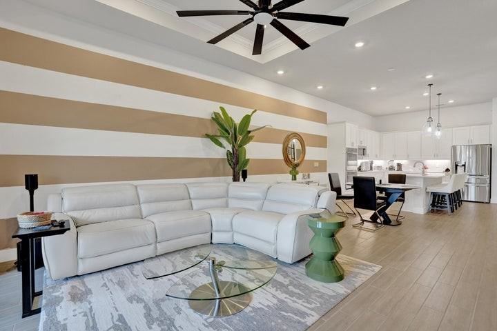 8334 West Blue Spring Drive - Photo 5 of 8