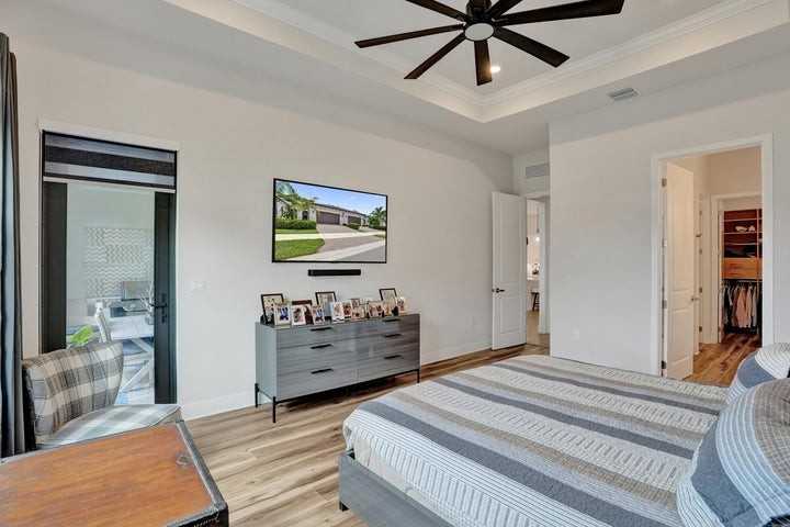 8334 West Blue Spring Drive - Photo 7 of 8