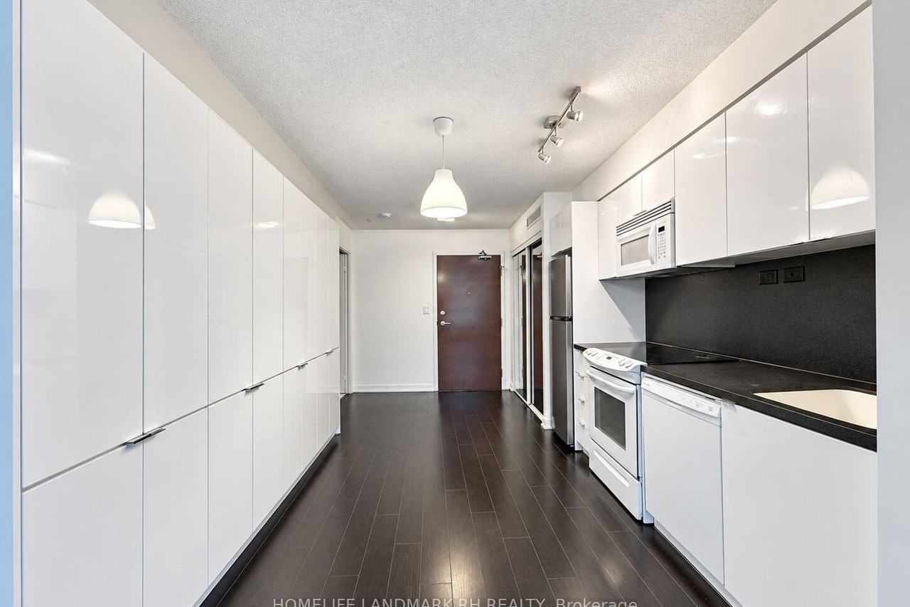 10 Capreol Court #717 - Photo 7 of 16