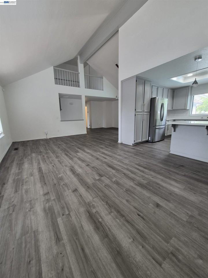 2030 Edgewater Rd - Photo 4 of 24