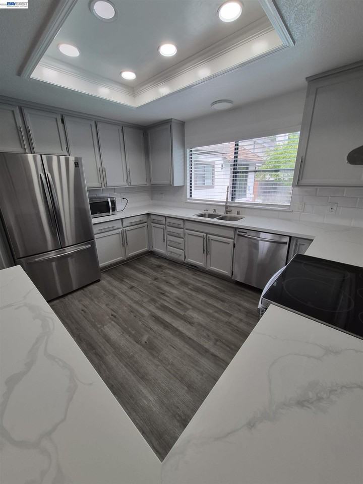 2030 Edgewater Rd - Photo 5 of 24