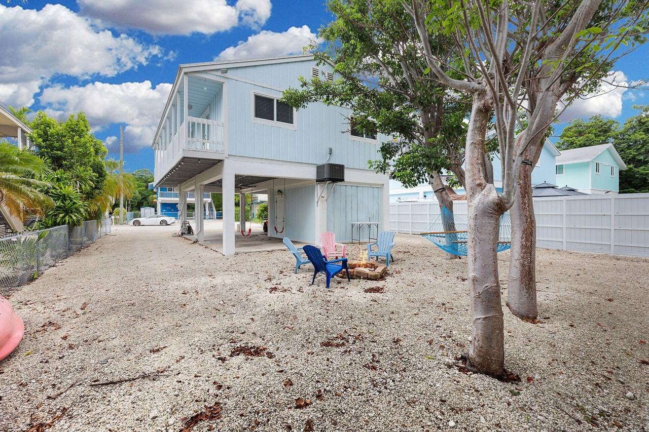 425 Mahogany Ave - Photo 4 of 35