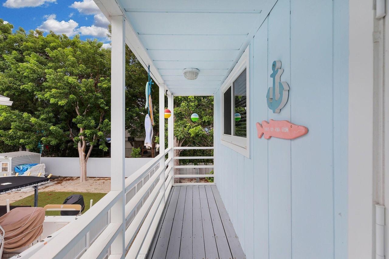 425 Mahogany Ave - Photo 7 of 35