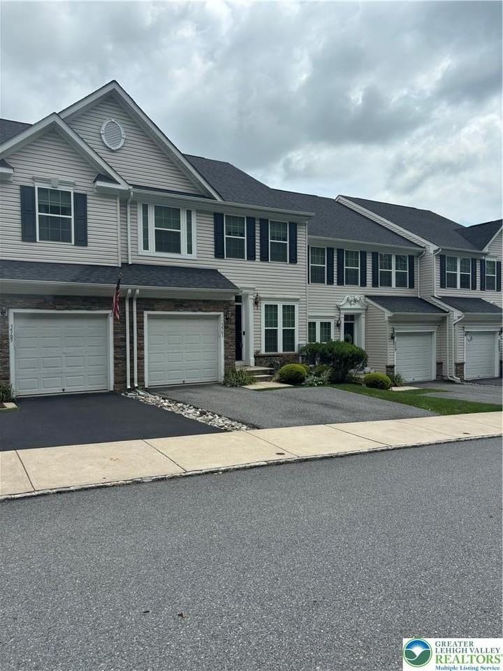 3561 Windsor Ct - Photo 2 of 44