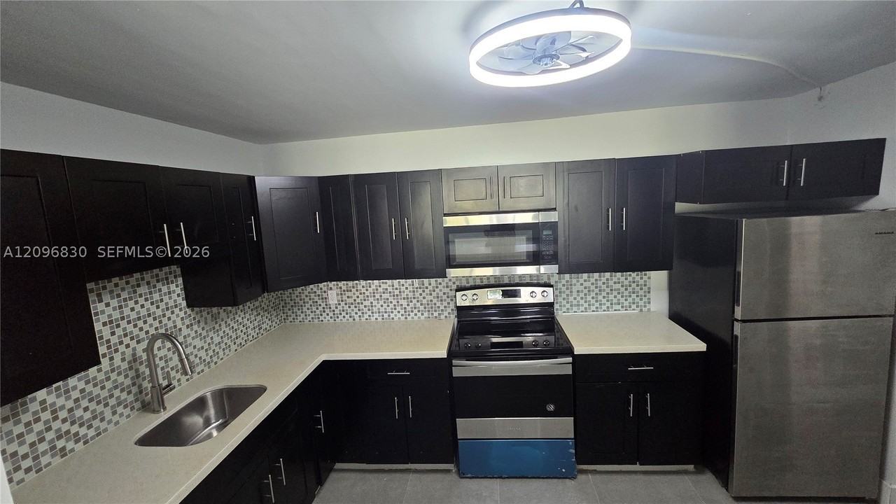 14840 Naranja Lakes Blvd #C1G - Photo 3 of 24