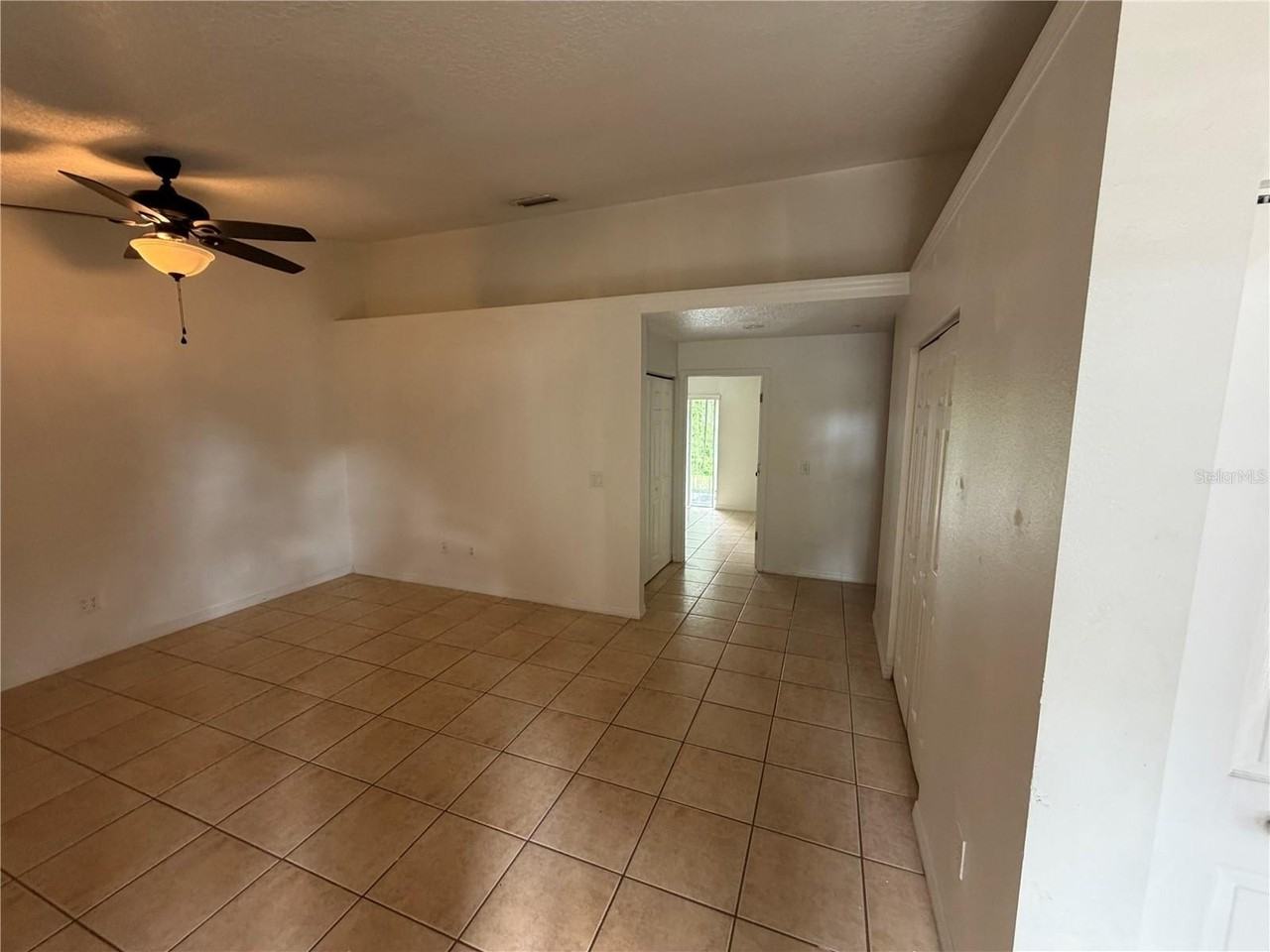 1050 6th St #B - Photo 3 of 14