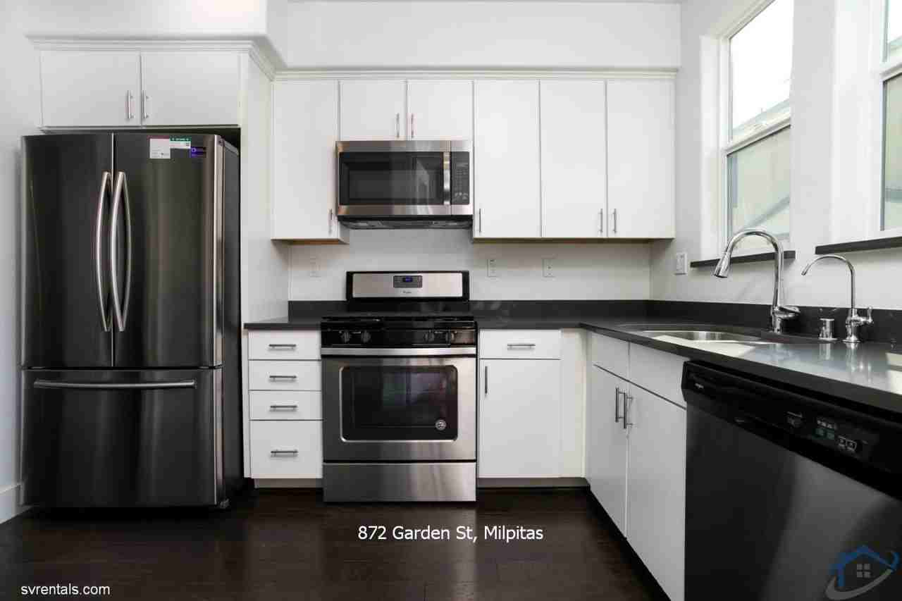 872 Garden St - Photo 3 of 25