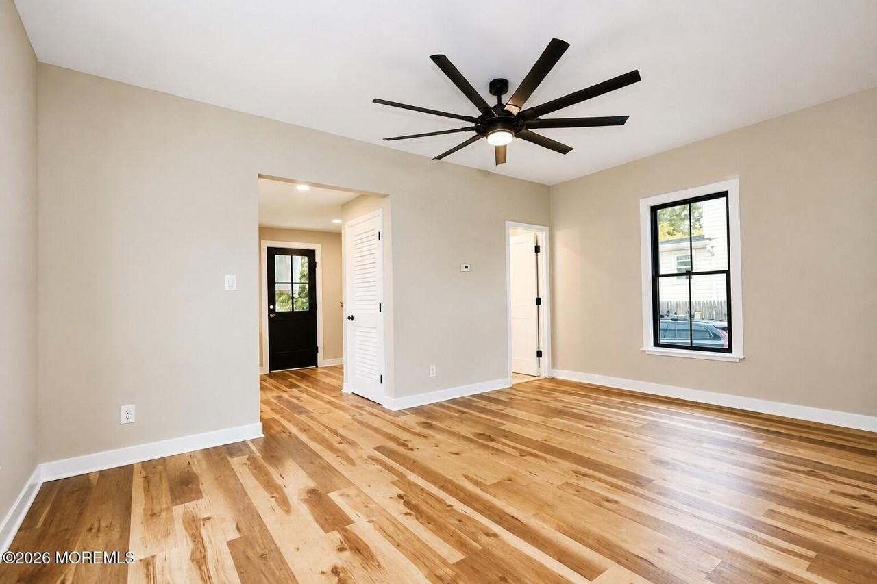 108 Catherine St #1 - Photo 4 of 13