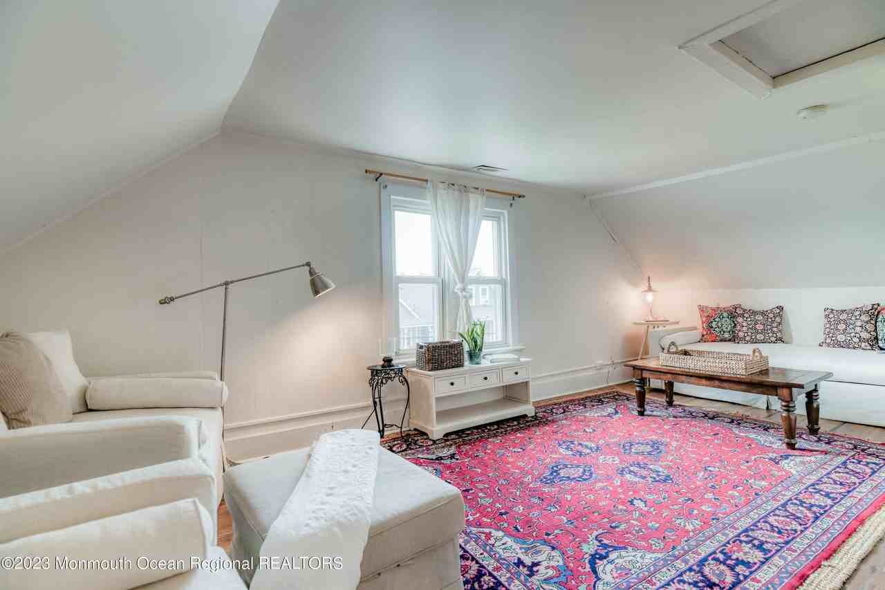 69 Embury Ave - Photo 2 of 50