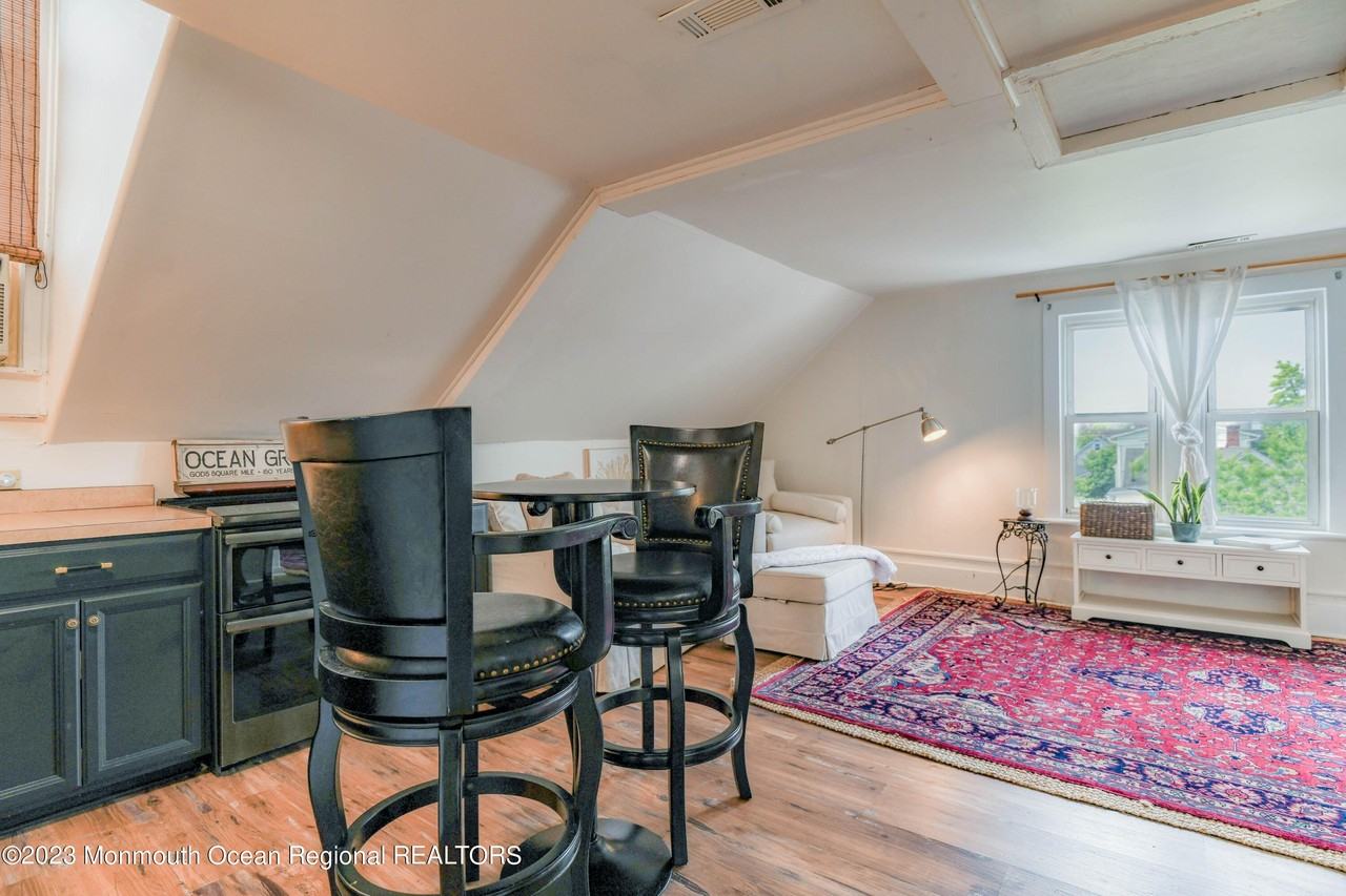 69 Embury Ave - Photo 3 of 50