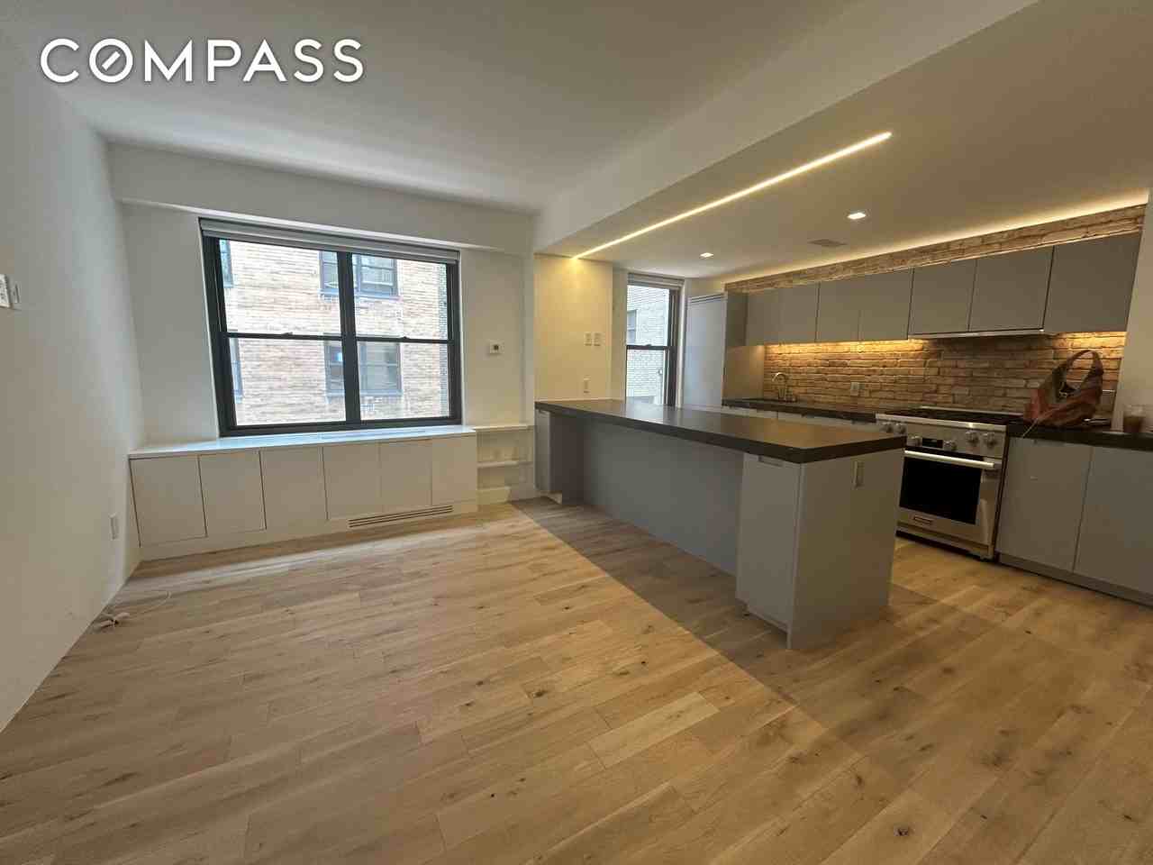 35 E 38th St #12E - Photo 3 of 23