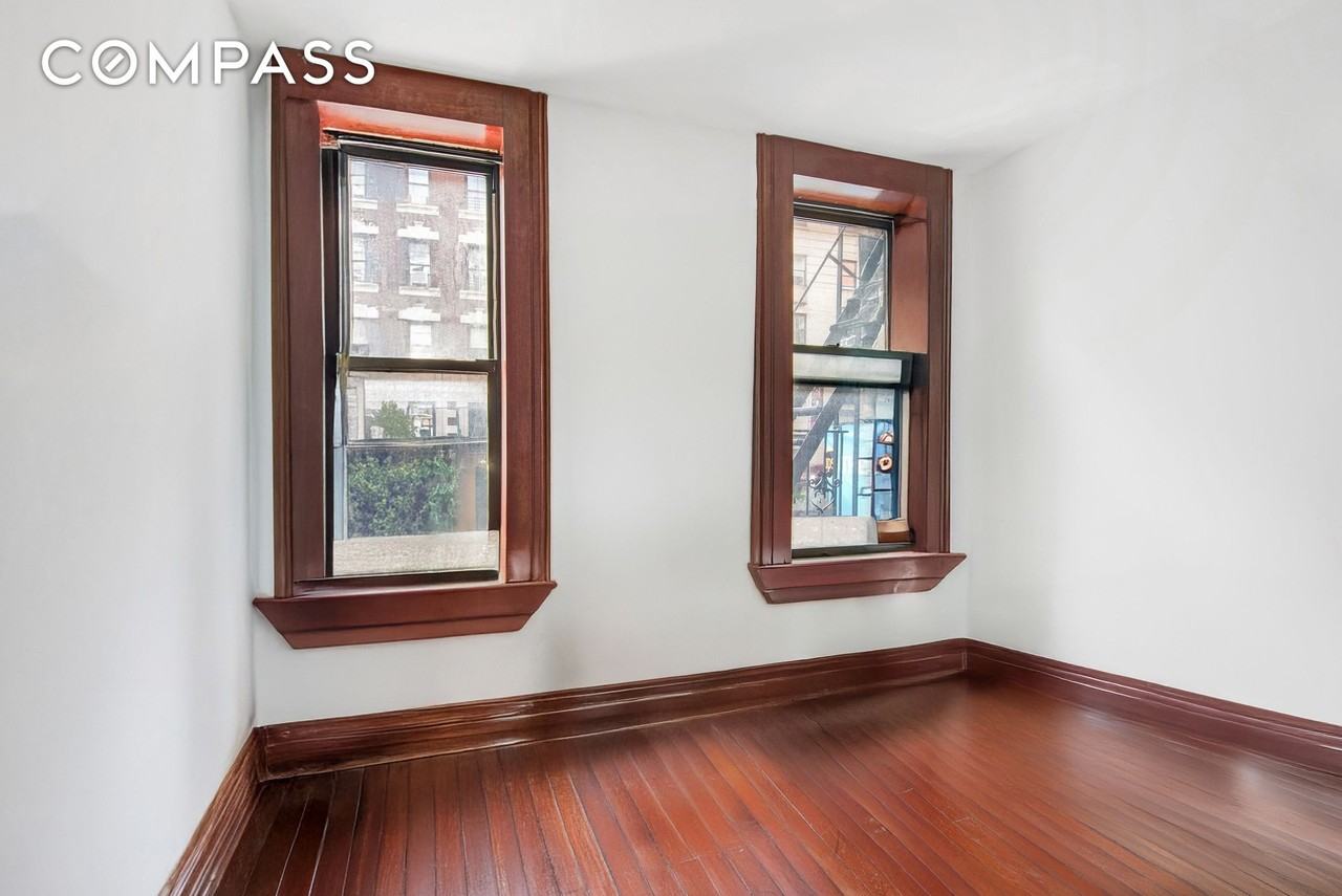 1392 Madison Ave #8 - Photo 5 of 11