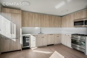 featured image of 220 E 72nd St #27F1