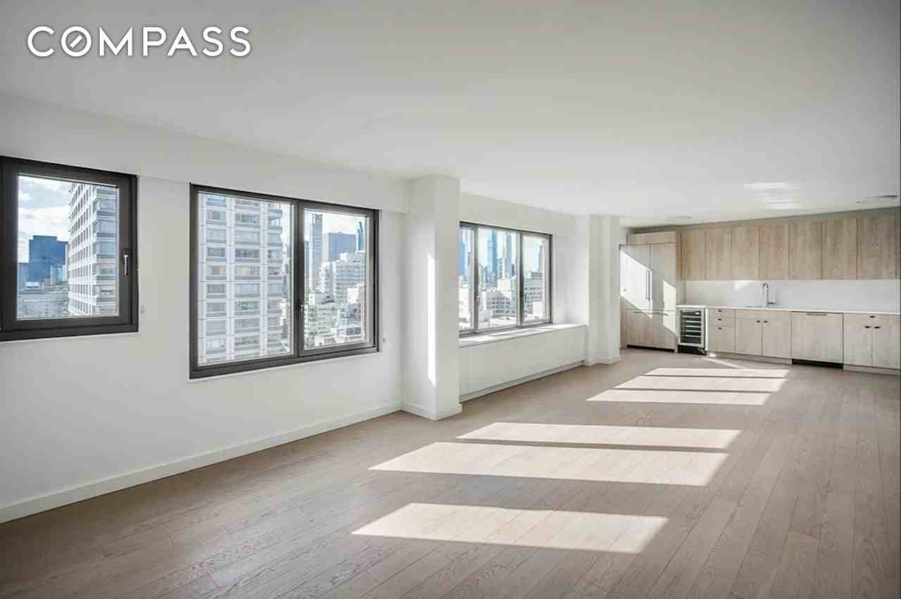 220 E 72nd St #27F1 - Photo 4 of 24
