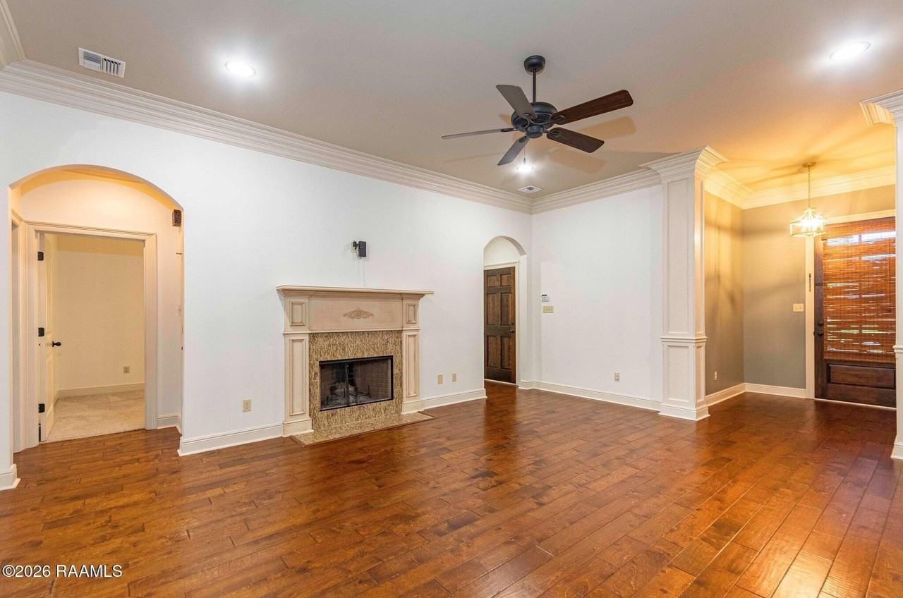 119 Metairie Ct - Photo 3 of 31