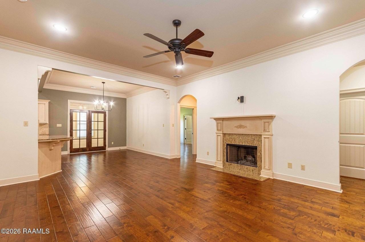 119 Metairie Ct - Photo 4 of 31