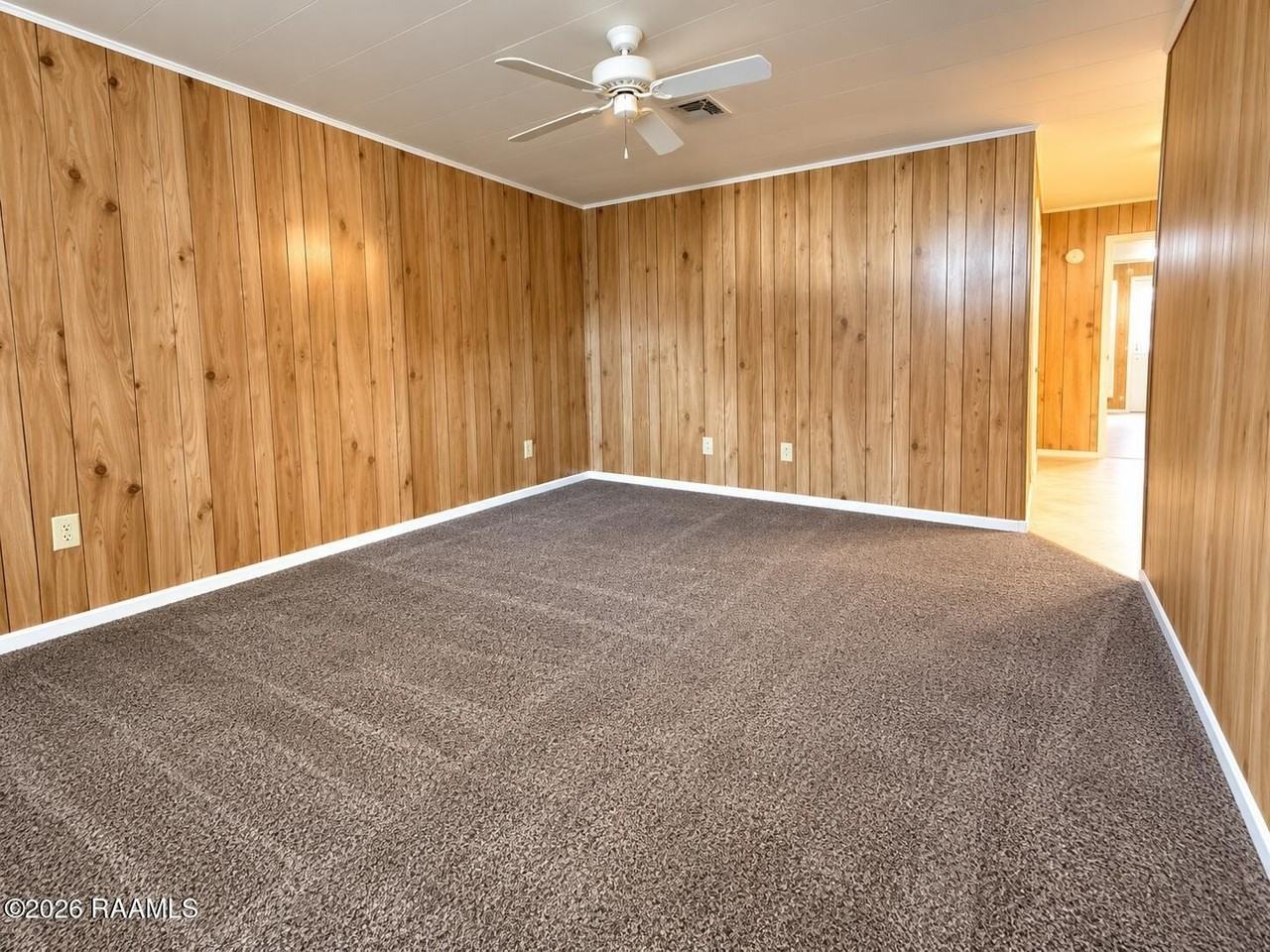 400 11th St - Photo 5 of 14